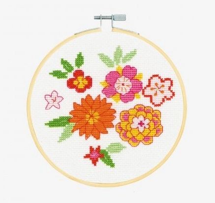 Flores: kit de punto de cruz